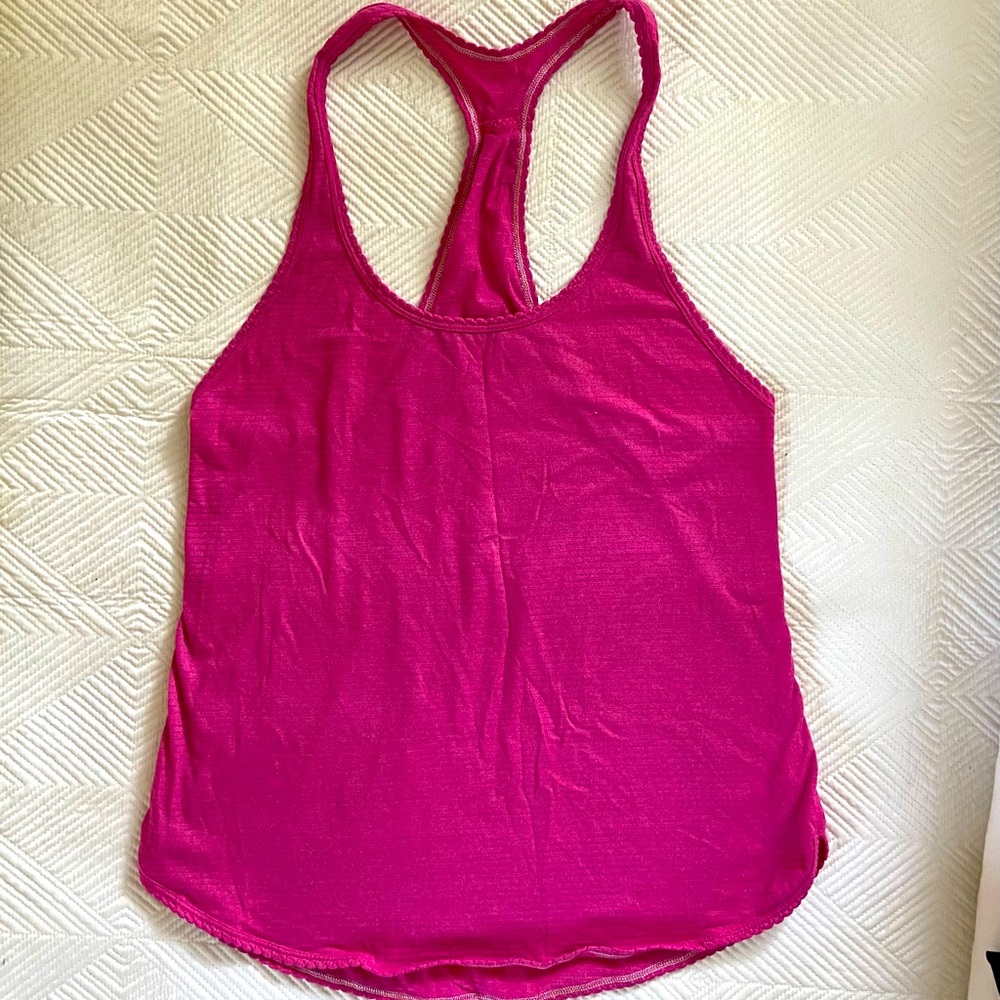 Lululemon 105 singlet in raspberry pink